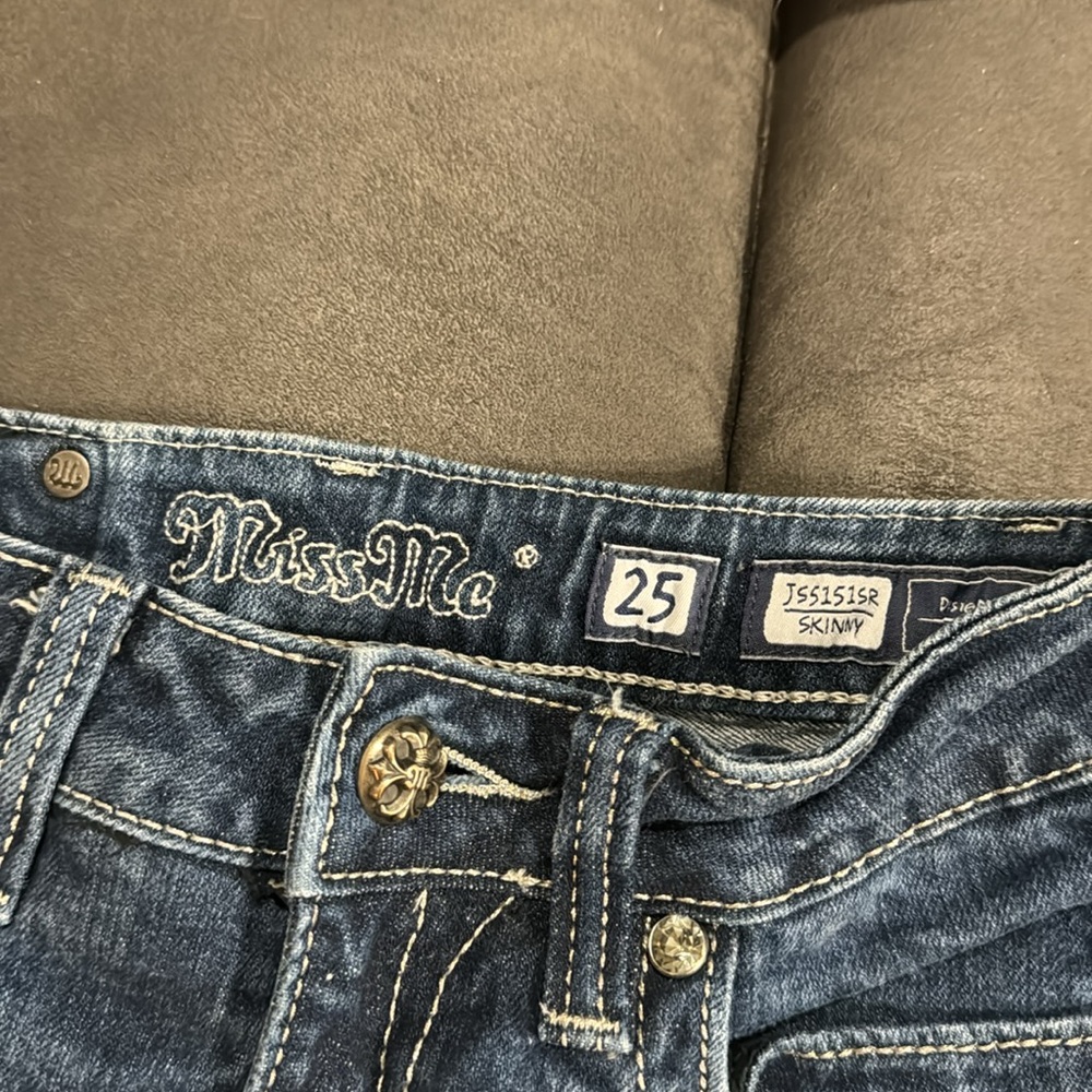 Miss me denim cutoff shorts size 25 - Picture 3 of 6
